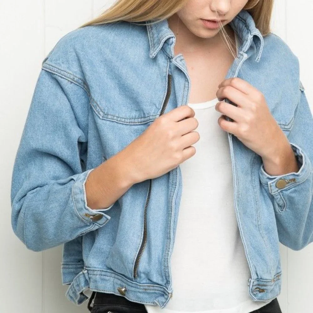 Brandy Melville Isabelle Denim Jacket with Girls Patch EXTREMELY RARE. - Picture 5 of 13